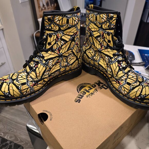 Dr. Martens 1460 Butterfly Print Suede Boots Men's Size 10 RARE NEW - Picture 3 of 16
